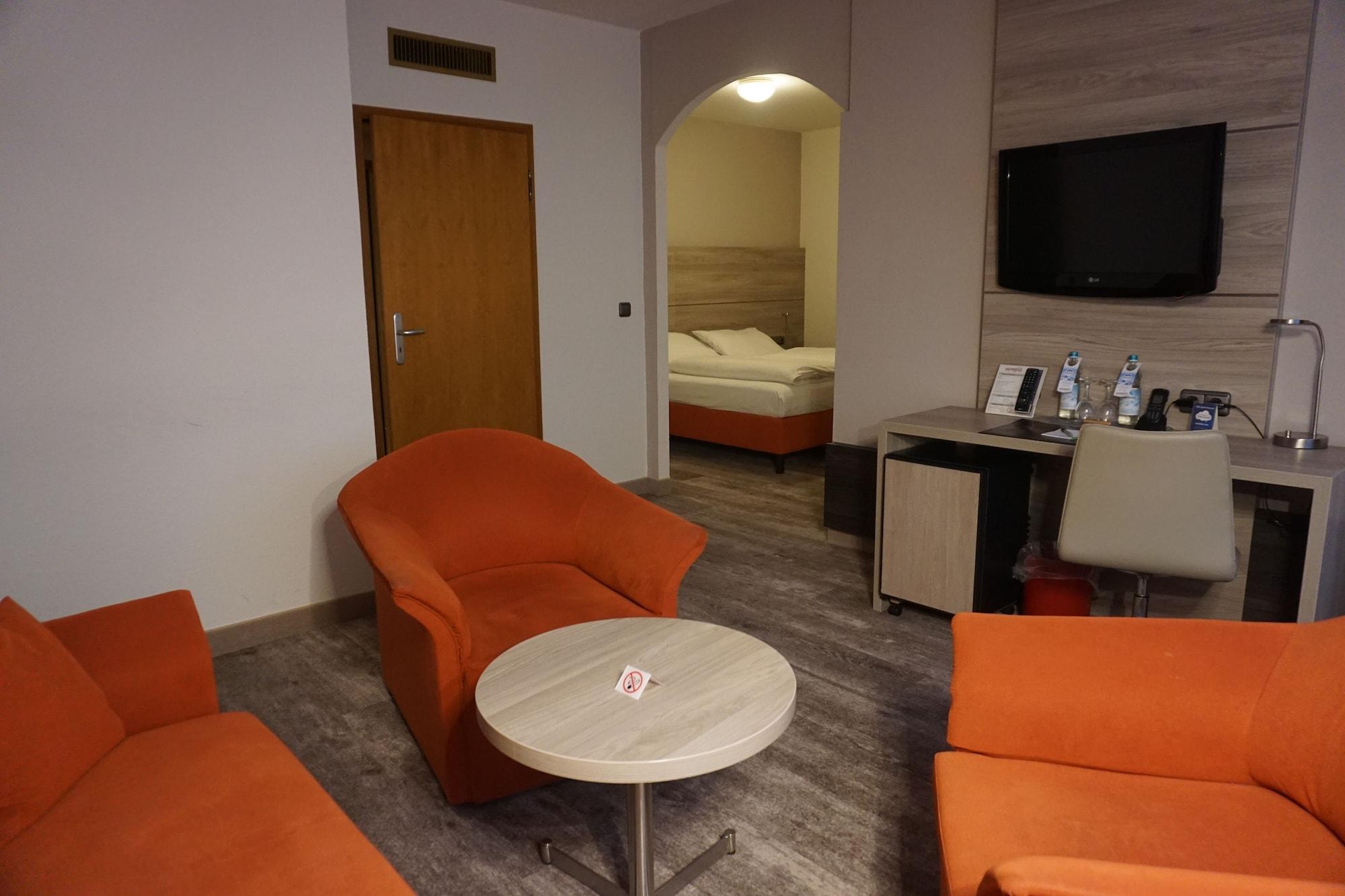 Hotel Kastanienhof Ердінґ Екстер'єр фото