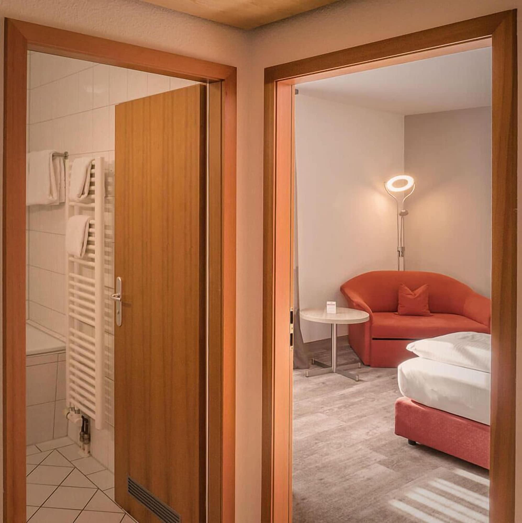 Hotel Kastanienhof Ердінґ Екстер'єр фото
