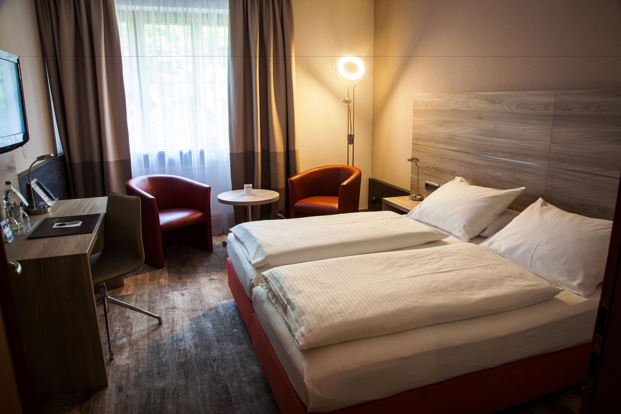 Hotel Kastanienhof Ердінґ Екстер'єр фото