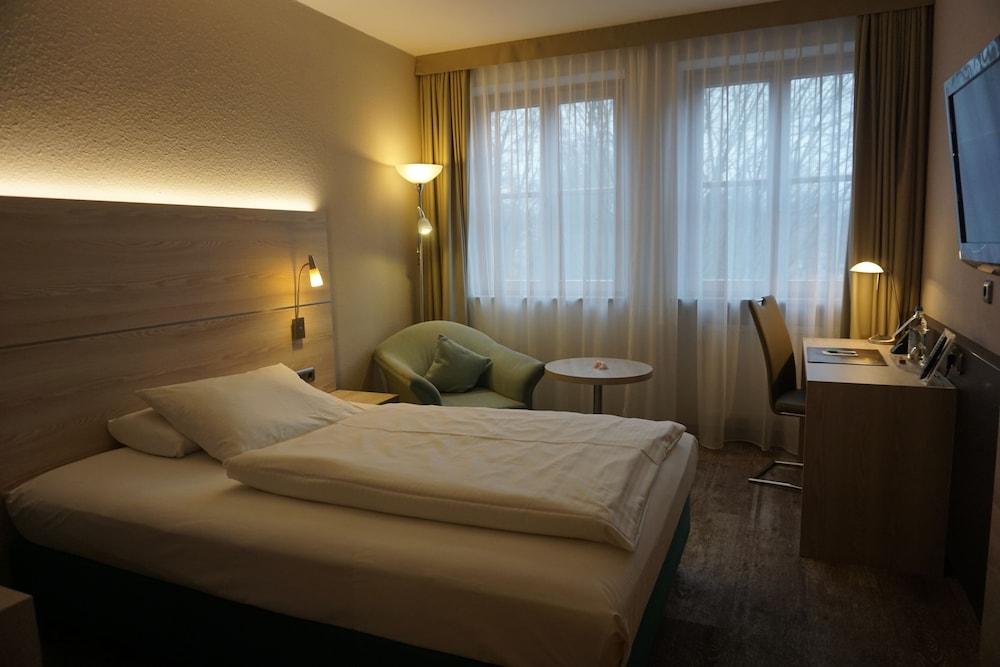 Hotel Kastanienhof Ердінґ Екстер'єр фото