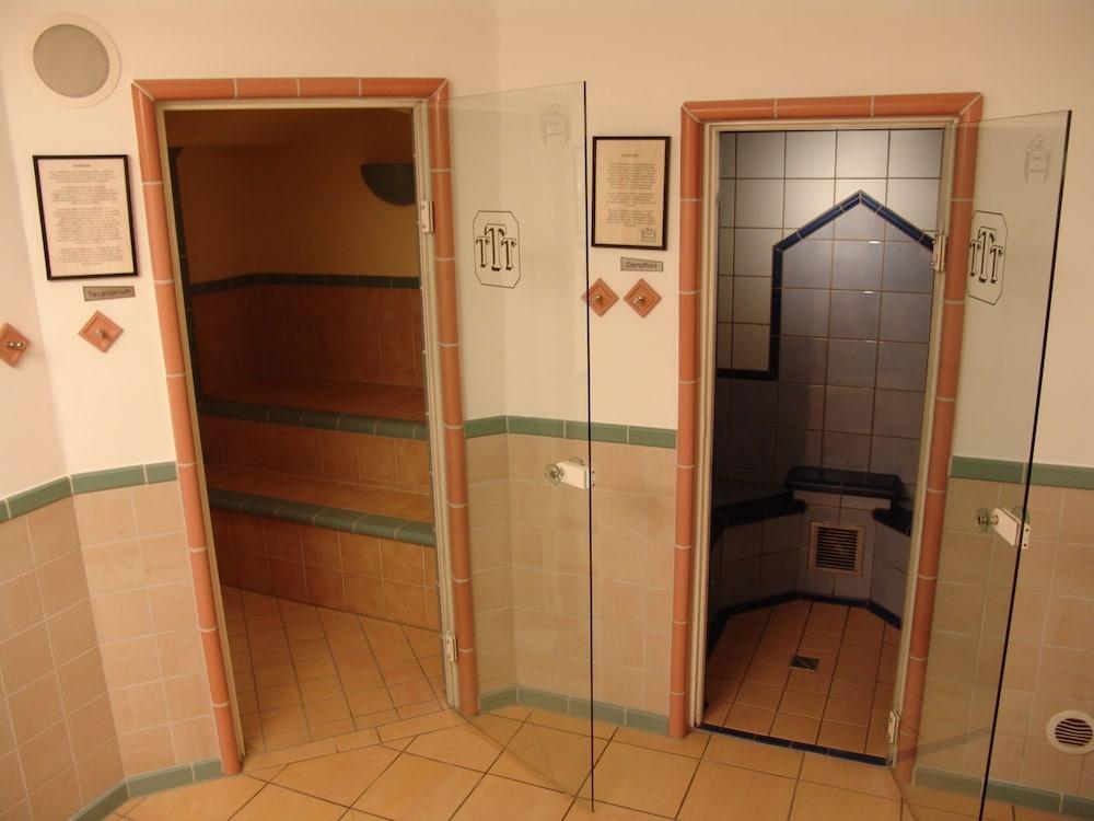 Hotel Kastanienhof Ердінґ Екстер'єр фото