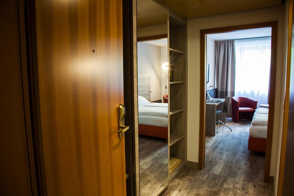 Hotel Kastanienhof Ердінґ Екстер'єр фото