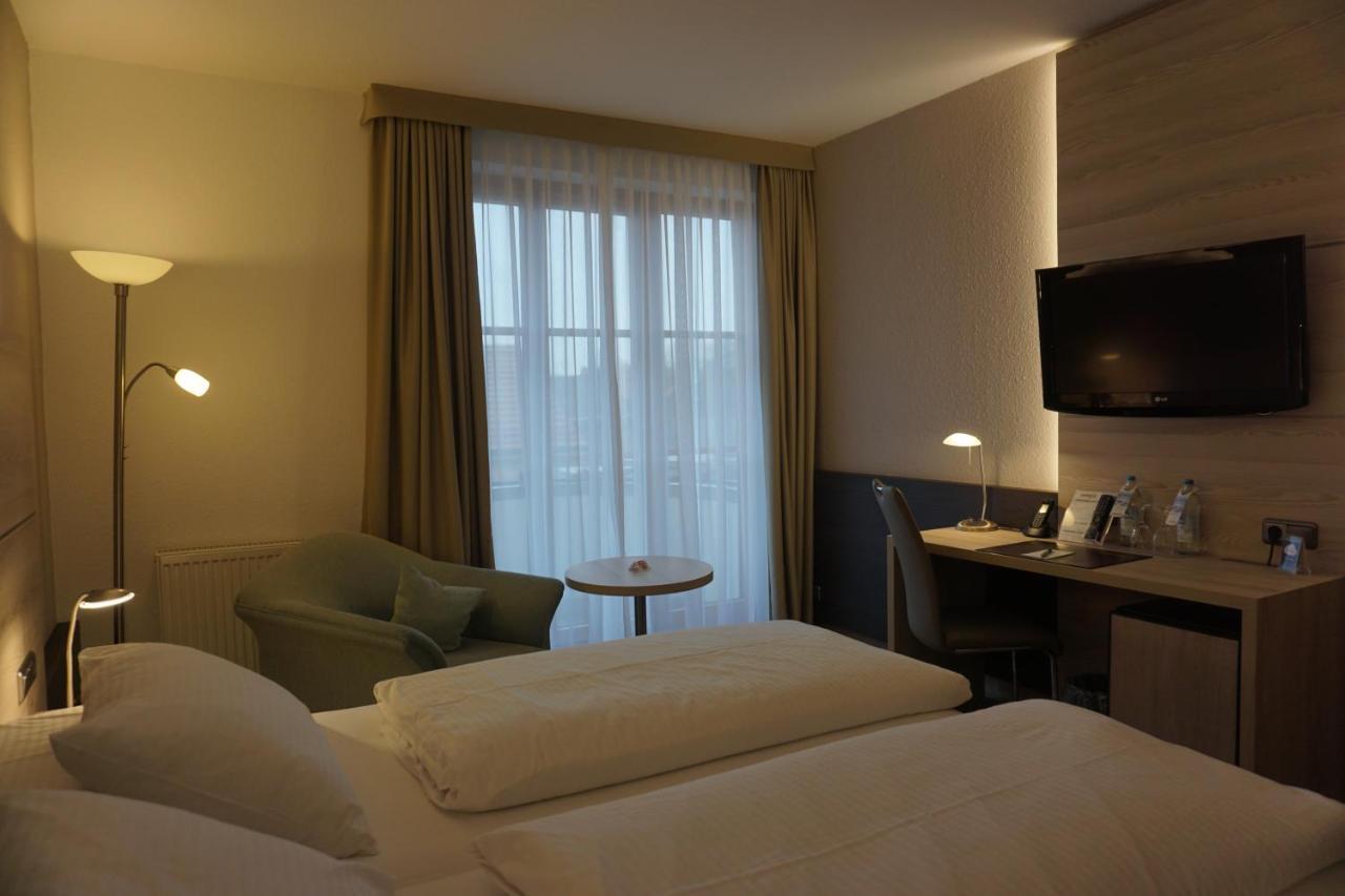 Hotel Kastanienhof Ердінґ Екстер'єр фото
