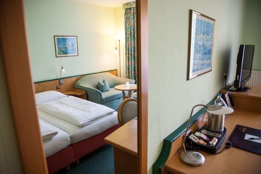 Hotel Kastanienhof Ердінґ Екстер'єр фото
