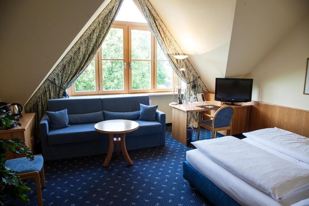 Hotel Kastanienhof Ердінґ Екстер'єр фото