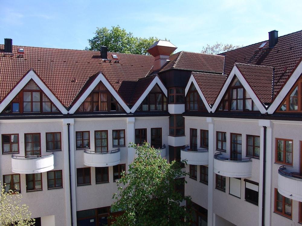 Hotel Kastanienhof Ердінґ Екстер'єр фото