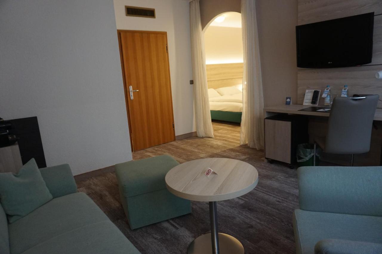 Hotel Kastanienhof Ердінґ Екстер'єр фото